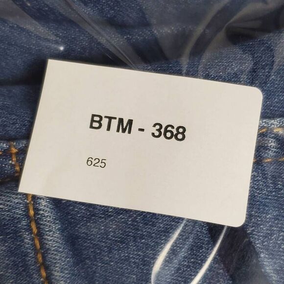 American Eagle Next Level Stretch Denim Shorts Women’s Size 00 Distressed Cuffed - Picture 7 of 7